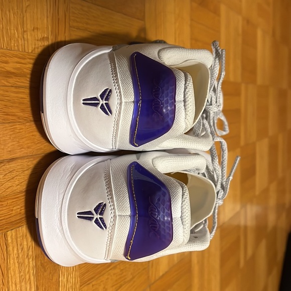 Nike - Kobe shoes - Picture 3 of 5